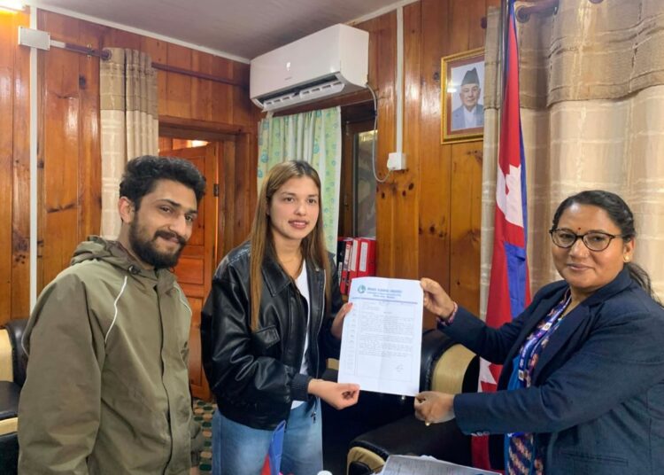 पत्रकार महासंघ सोलुखुम्बुद्वारा विज्ञापन नीतिको विरोधमा प्रधानमन्त्रीलाई ज्ञापनपत्र