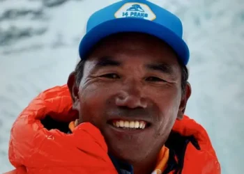 कामिरिता आफ्नै किर्तिमान तोड्न सगरमाथा तर्फ