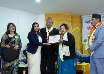 सोलुखुम्बुकी पत्रकार ढुंगाना गाउँ पर्यटन प्रवर्द्वनार्थ सम्मानीत