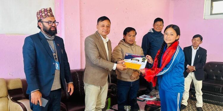  माप्य दुधकोशीमा उत्कृष्ट विद्यालय र विद्यार्थी सम्मानित, शिक्षामा गुणस्तर ल्याउन पालिका सकृय