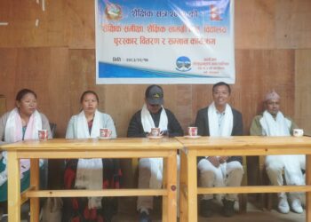 सोलुदुधकुण्ड–२ का विद्यालयलाई प्रविधिमैत्री बनाउँदै वडा कार्यालय, तीन विद्यालयलाई इन्टर्याक्टिभ प्यानल बोर्ड वितरण