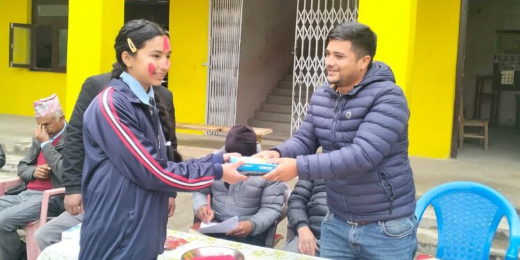  सिंहकाली मावि तिङ्लाकी छात्रा युनिका बनिन नगरपालिका प्रथम 