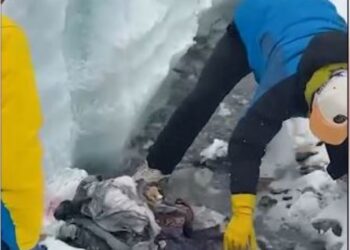 आइसफल डाक्टरले भेटे बेवारिसे शव, व्यवस्थापन सुरु