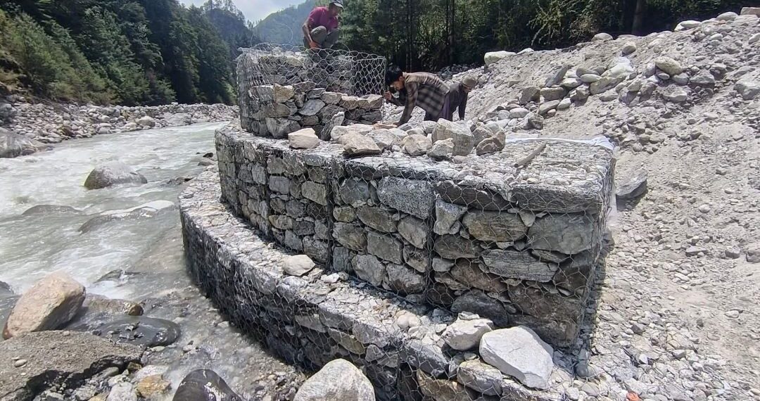 थामे बाढीको जोखिम न्यूनीकरणका लागि जोरसल्लेमा तटबन्ध निर्माण