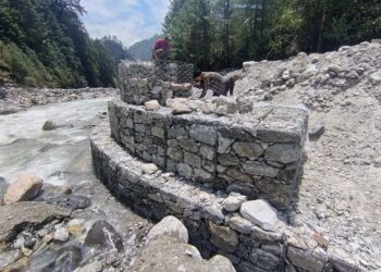 थामे बाढीको जोखिम न्यूनीकरणका लागि जोरसल्लेमा तटबन्ध निर्माण