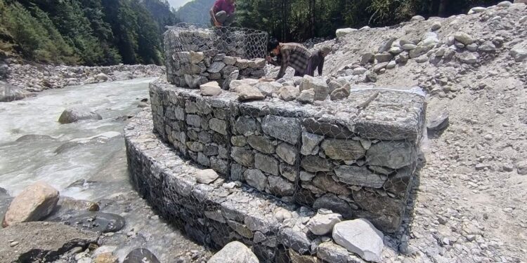थामे बाढीको जोखिम न्यूनीकरणका लागि जोरसल्लेमा तटबन्ध निर्माण