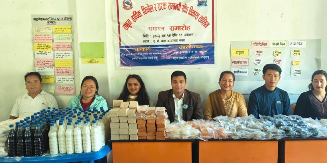 देउसामा सकियो ५ दिने साबुन, फिनेल, हार्पिक र सरफ बनाउने तालिम
