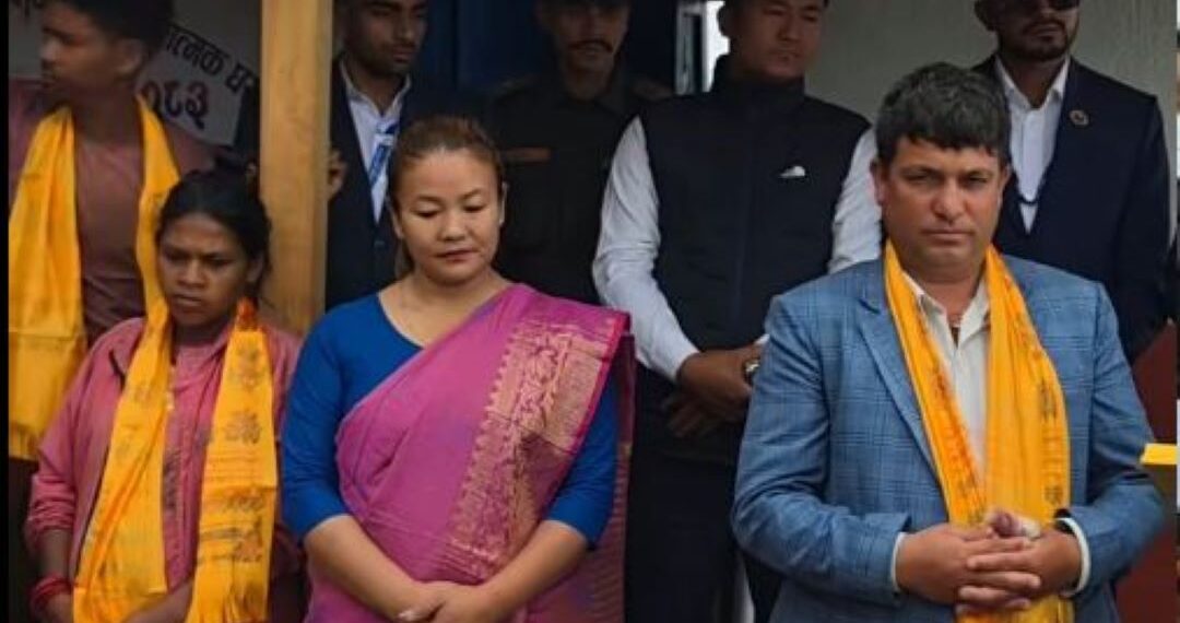 हलेसीमा घरबारविहीन परिवारलाई भूकम्पप्रतिरोधी घर हस्तान्तरण