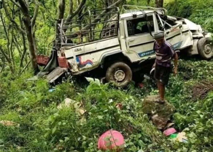 सोताङमा बोलेरो दुर्घटना, चालकसहित तीन जना घाइते