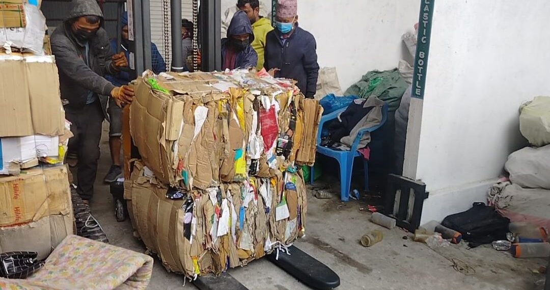 सोलुदुधकुण्डको डम्पिङ साइटमा संकलित फोहोर बढाबढमार्फत बिक्री