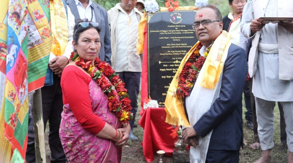 ३ कराेड बढीकाे लगानीमा लिखुपिकेमा बन्दै गुम्बा, अध्यक्ष बस्नेत र सचिव सिंहले गरे उद्घाटन