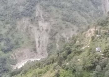 सोताङमा पहिरोबाट तीन परिवार विस्थापित