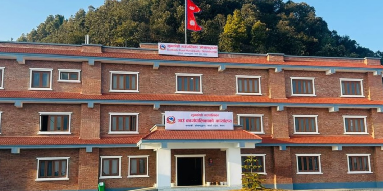 काठमाण्डौ पुगेर सुनकोशीले दियो सामाजिक सुरक्षा भत्ता नवीकरण सेवा