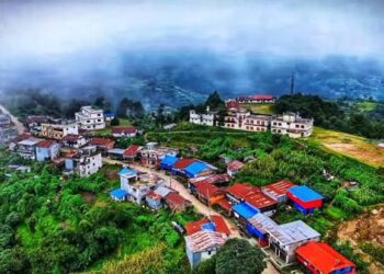 हावाहुरीबाट प्रभावित १० परिवारलाई आमचोक गाउँपालिकाको आर्थिक सहयोग