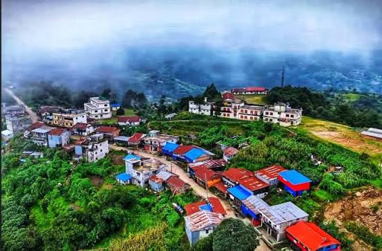 हावाहुरीबाट प्रभावित १० परिवारलाई आमचोक गाउँपालिकाको आर्थिक सहयोग