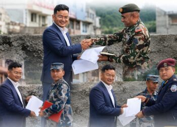 सोलुका तिनवटै सुरक्षा निकायलाई विपद उद्धार तथा पूर्वतयारीका सामाग्री वितरण