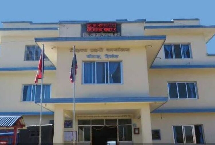 रसुवा बाढीमा घाइते खोटाङका अशिम राईलाई आफन्तको खोजी