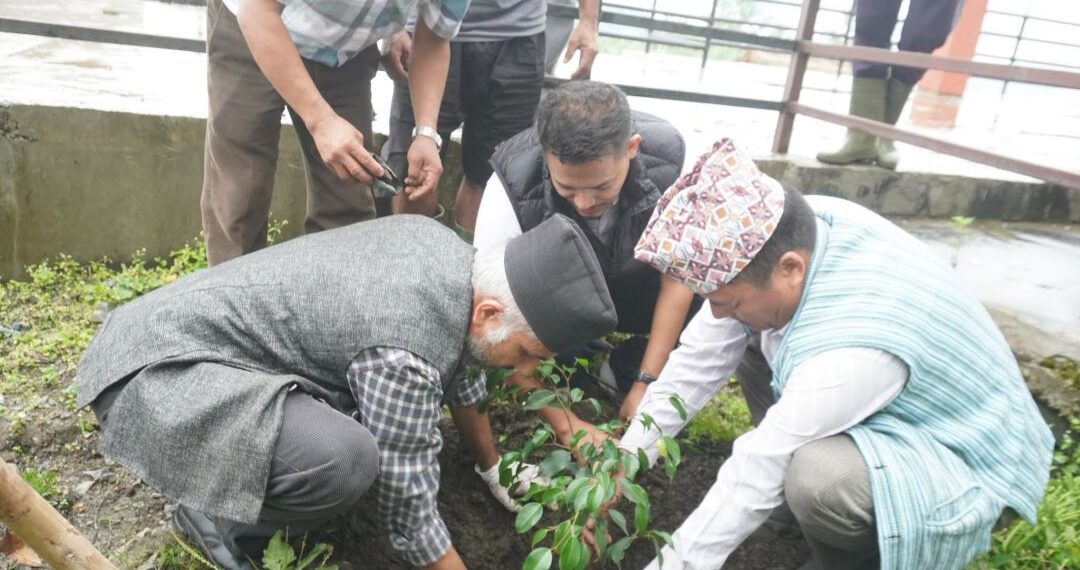 खोटाङमा विभिन्न कार्यक्रमसहित सामुदायिक वन दिवस मनाइयो