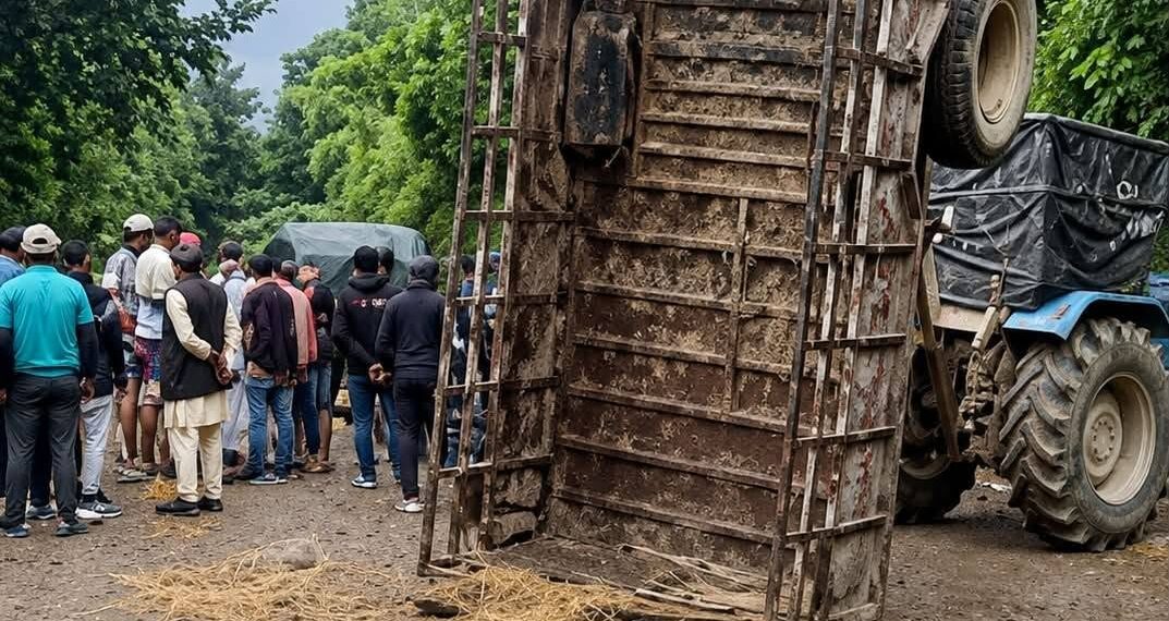 खोटाङमा ट्याक्टर दुर्घटना हुँदा एक बालकको मृत्यु, १९ घाइते