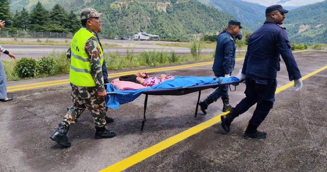 जटिल प्रसूति समस्या भएपछि सोलुखुम्बुकी महिलाको हवाई उद्धार