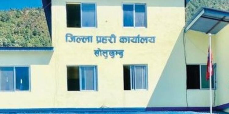 भारी वर्षापछि सोलुखुम्बुका विभिन्न स्थानमा घर जोखिममा, स्थानान्तरणको तयारी