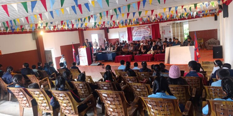 ऐसेलुखर्कमा बाल दिवस मनाइयो, उत्कृष्ट विद्यार्थी पुरस्कृत