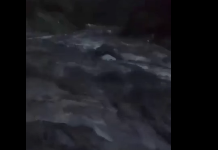 सोलुदुधकुण्डको आँखेमा पहिरो, दुधकोशी थुनिने जोखिम