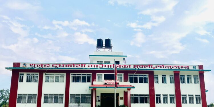 भारी वर्षाको सम्भावनापछि थुलुङ दूधकोशीका विद्यालय शुक्रबार बन्द