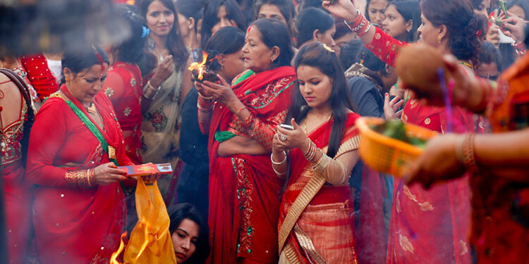 हरितालिका तीजमा सोलुखुम्बुका मन्दिरमा महिला भक्तजनको भीड