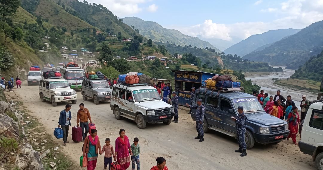 दशैँ मनाउन सोलुखुम्बु सहित तीन जिल्लाका ८ हजार ७६९ नागरिक गाउँ फर्किए