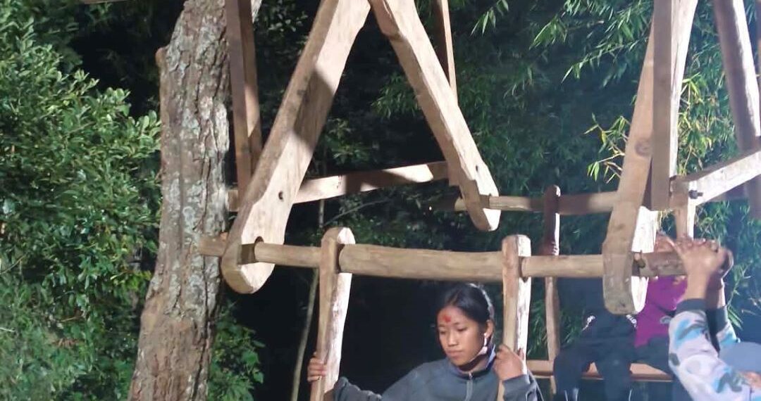१० वर्षपछि पुनः सुरु भएको आरुबोटको रोटे पिङलाई युवाले दिए निरन्तरता